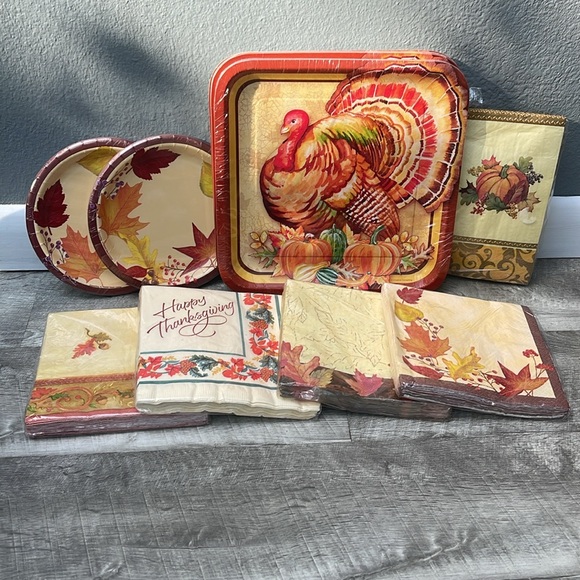 NWT Thanksgiving Paper Goods Bundle - Picture 14 of 16